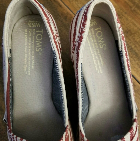 TOMS Red and White Striped Wedges - Picture 5 of 6